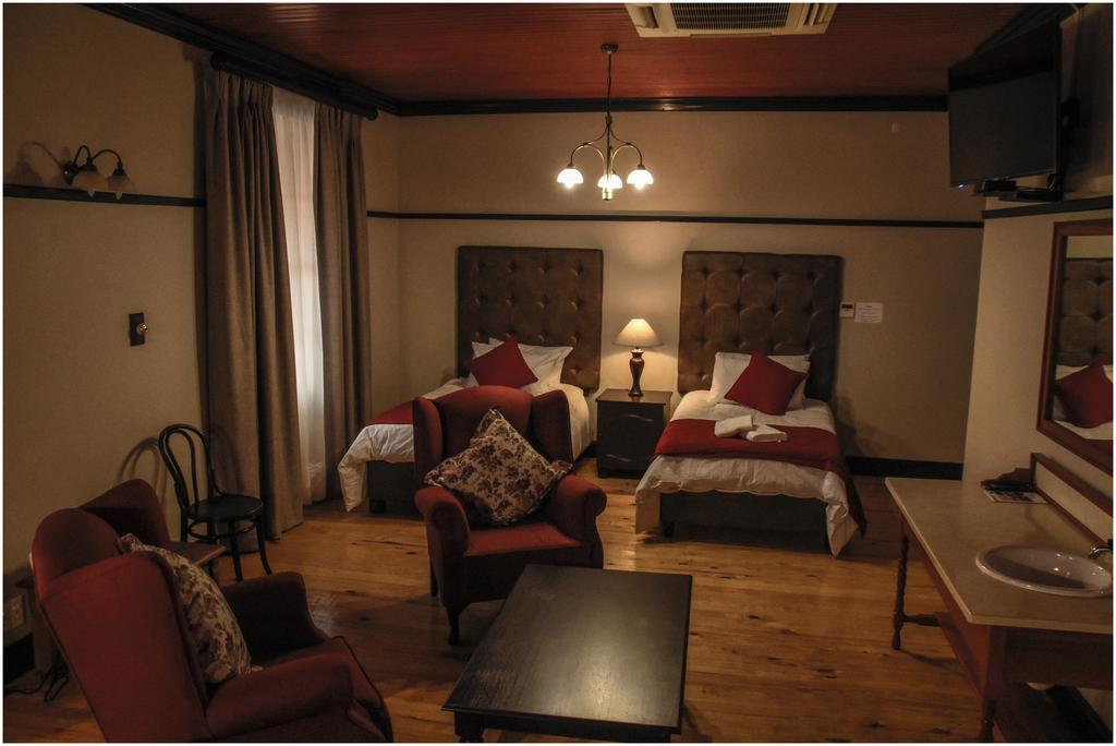New Rush Guest House Kimberley Bagian luar foto